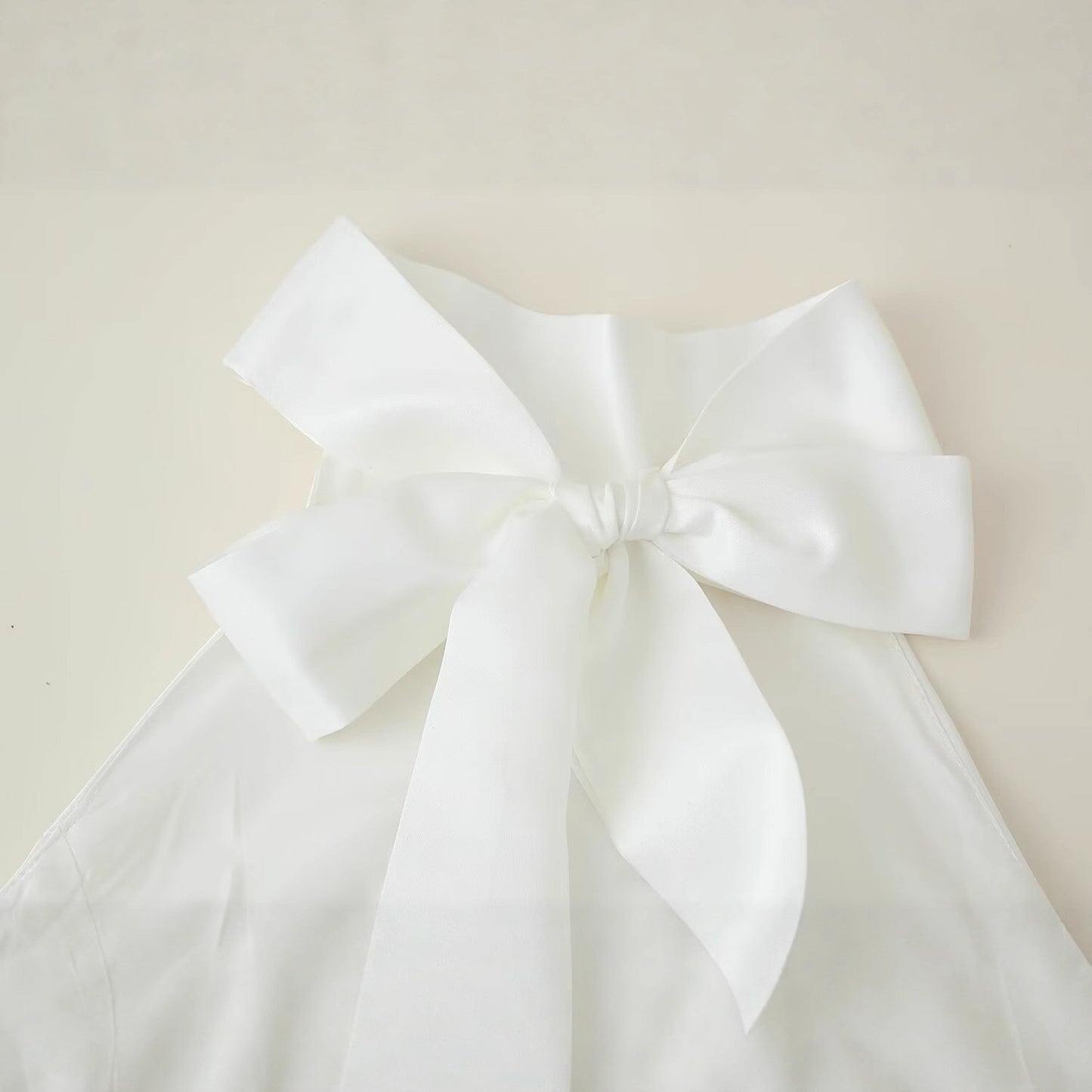 Halter Neck Backless Waist-Slimming Tulip Dress