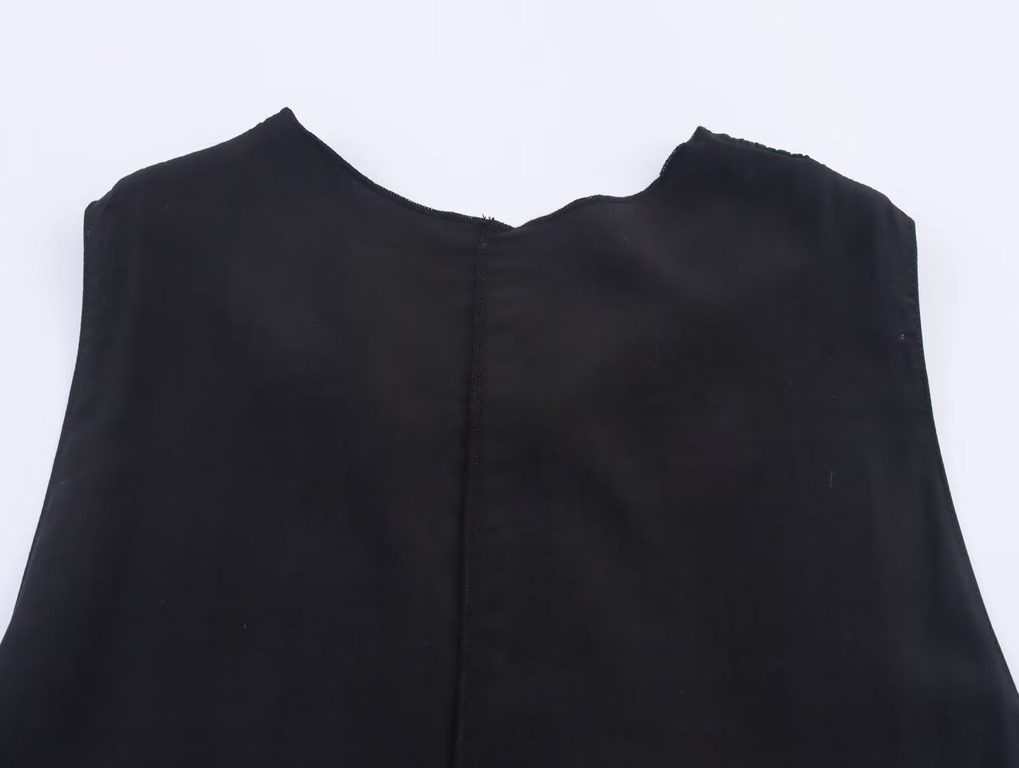 Brooch Sleeveless Twisted Solid Color T-Shirt Top